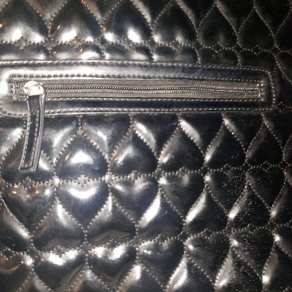 LULU BY LULU GUINNESS  HEART QUILTED HANDBAG WITH BONUS COIN PURSE/WRISTLET GUC - Picture 7 of 10